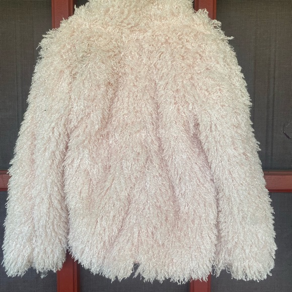 Furry girls coat with buttons - Picture 2 of 3